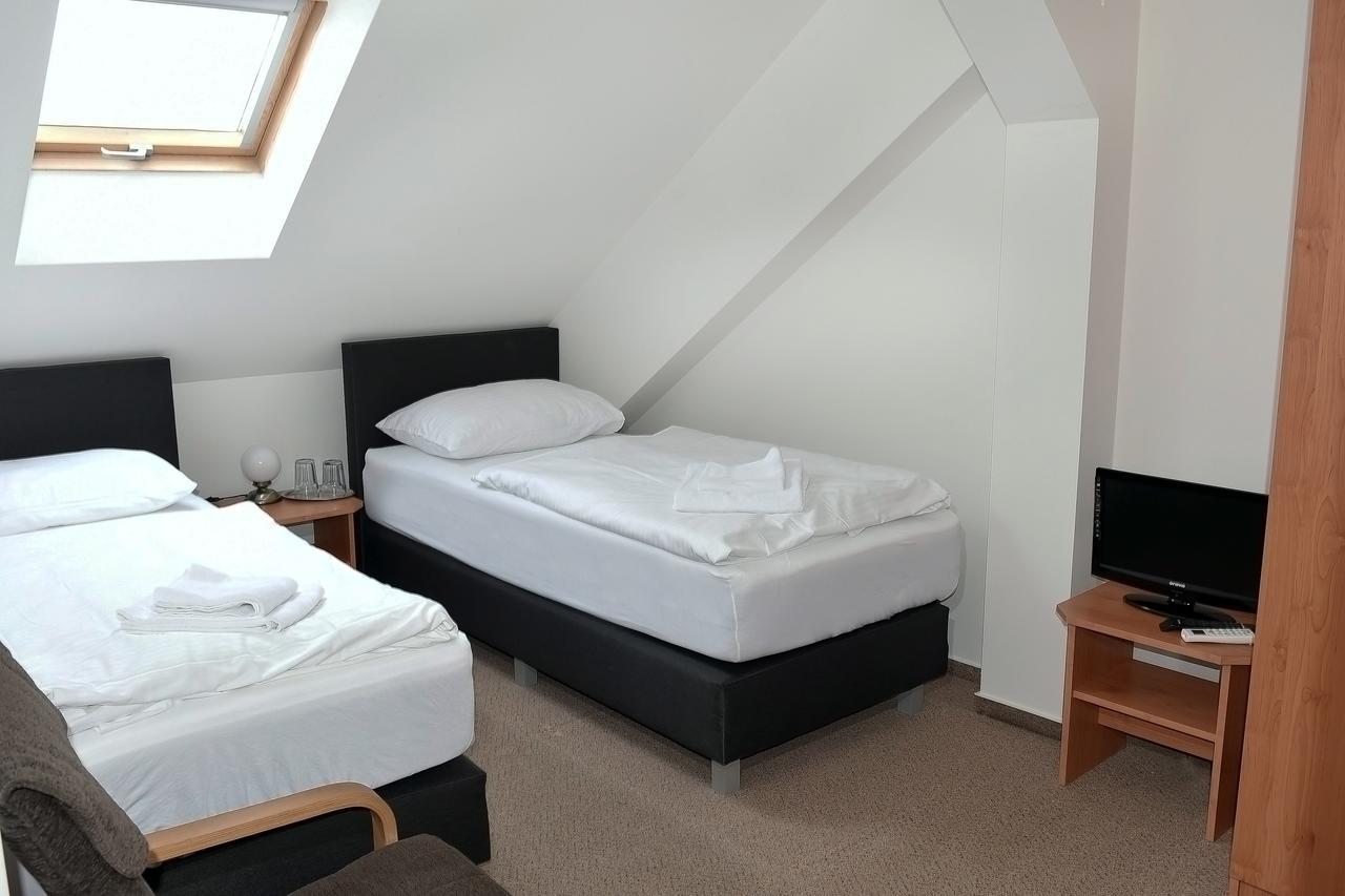 Hotel Bílý Koníček 3*